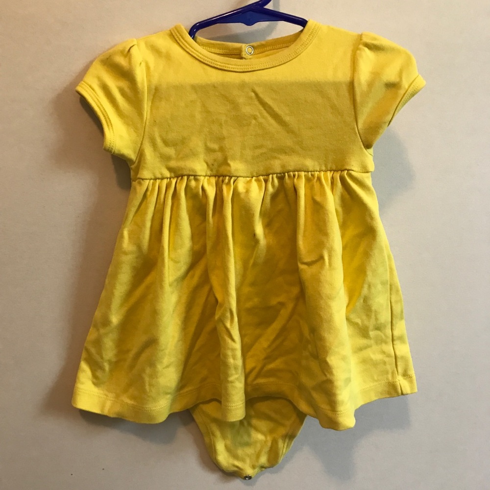 Lot of two Primary baby dresses. 18-24m! GUC!